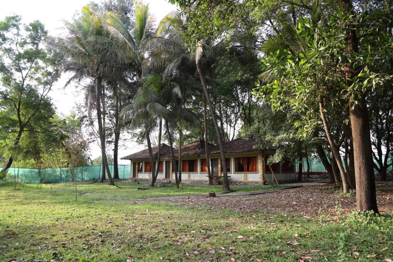 Pinewood Resort 卡尔贾特 外观 照片